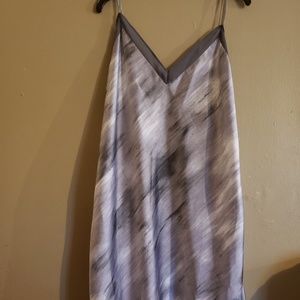 Halston chemise grey and white new with tag large